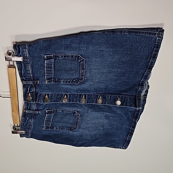 GAP size 8 button up jean skirt - Picture 2 of 6